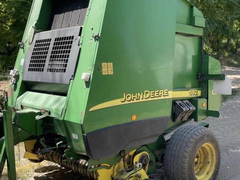 John Deere bálázó John Deere bálázó
