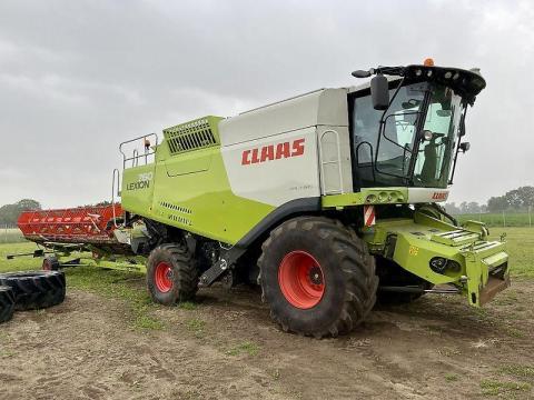 Claas LEXION 750 kombájn Claas V750 AC gabonasztallal
