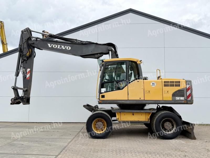 Volvo EW180C / 2011 / 8.829 üzemóra / Lízing 20%-tól