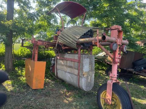 Hidas permetező traktor Hidas permetező traktor
