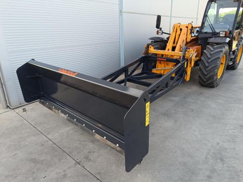 Blackbull Teleszkópos Gabonatoló - JCB Q-fit,  Manitou,  Merlo,  Bobcat,  Caterpillar,  New Holland,  Claas Scorpion,  Kramer,  Schaffer,  John Deere Blackbull Teleszkópos Gabonatoló - JCB Q-fit,  Manitou,  Merlo,  Bobcat,  Caterpillar,  New Holland,  Claas Scorpion,  Kramer,  Schaffer,  John Deere