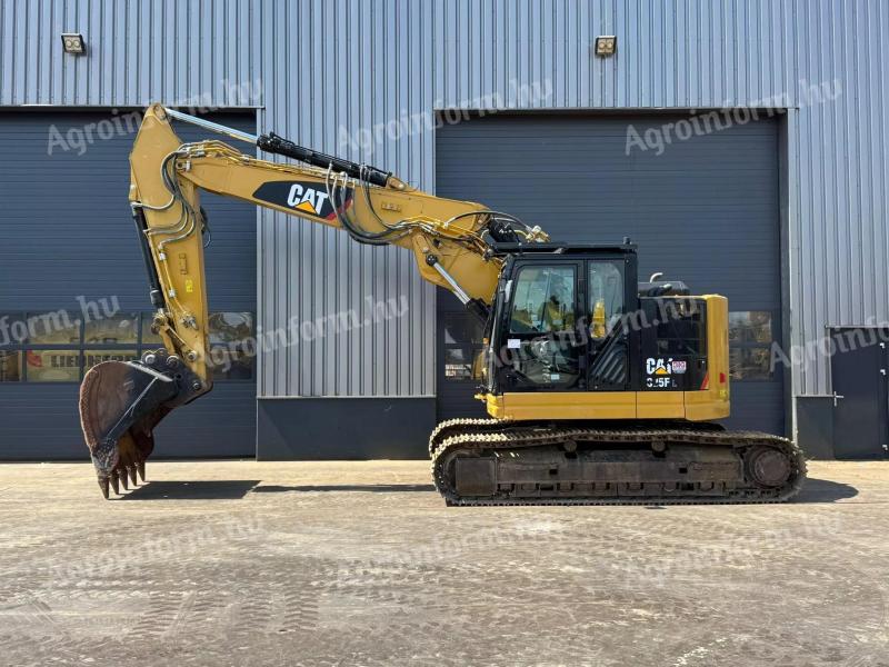 Caterpillar 325F LCR / 2018 / 7413 üzemóra / 3 db kanál / Lízing 20%-tól