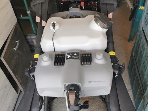 Eladó DJI T30 permetező drón Eladó DJI T30 permetező drón