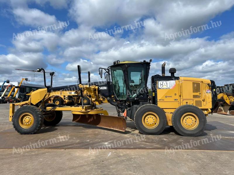 Caterpillar 140M2 / 2013 / 13631 üzemóra / Lízing 20%-tól