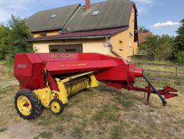 NEW HOLLAND Super Hayliner 268 kiskocka bálázó