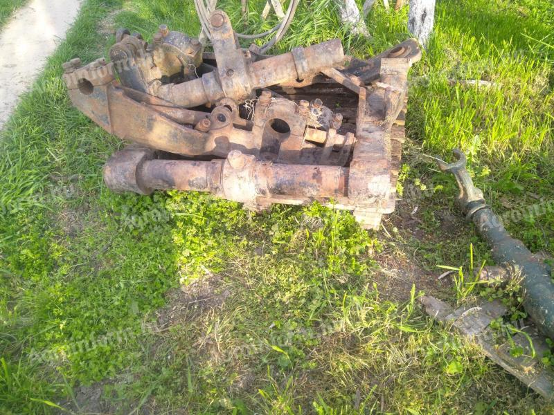 T100, T130 hárompontos függesztő eladó