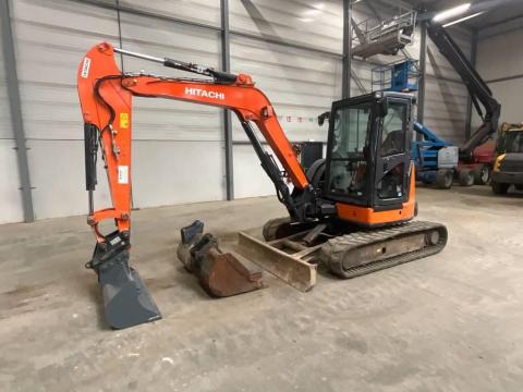 Hitachi ZX 55 U-5 A CLR / 2016 / 2.371 h üzemóra / Lízing 20%-tól