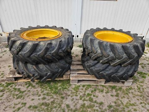 JCB felni + gumi 405/70 R24 JCB felni + gumi 405/70 R24