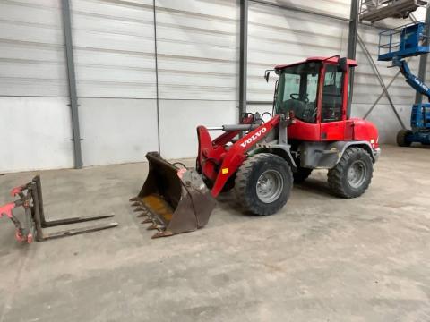 Volvo L 30 B-Z/X / 2010 / 3.770 üzemóra / Lízing 20%-tól Volvo L 30 B-Z/X / 2010 / 3.770 üzemóra / Lízing 20%-tól