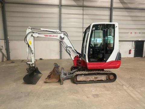 Takeuchi TB 228 / 2016 / 3.594 üzemóra / Lízing 20%-tól Takeuchi TB 228 / 2016 / 3.594 üzemóra / Lízing 20%-tól
