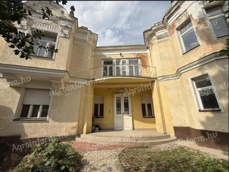 Pécs Széchenyi Térnél 430 m2 ingatlan 500 m2 telken