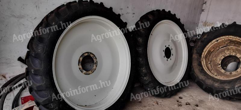 New Holland T5.95 hátsó művelőkerék