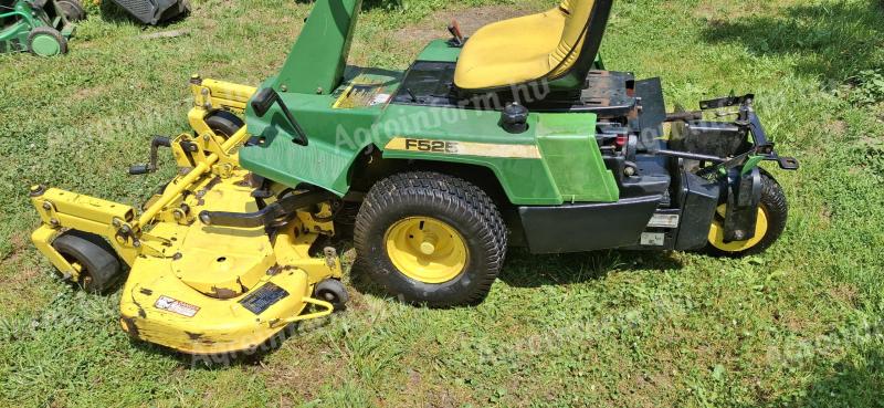 John Deere F 525 fűnyíró traktor