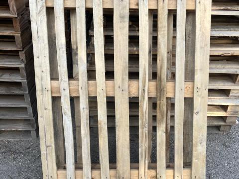 Használt,  nagy méretű rakodólap