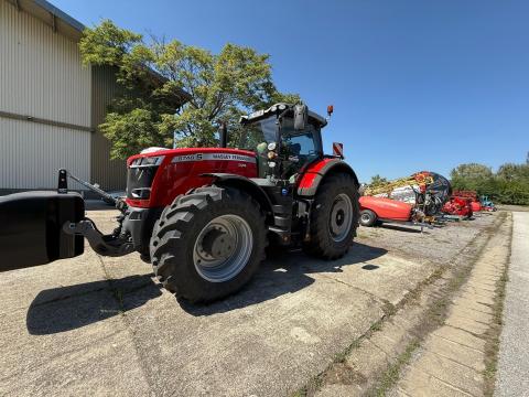 Massey Ferguson MF 8740 S Dyna-VT Stage 5 prémium traktor teljes felszereltséggel eladó Massey Ferguson MF 8740 S Dyna-VT Stage 5 prémium traktor teljes felszereltséggel eladó