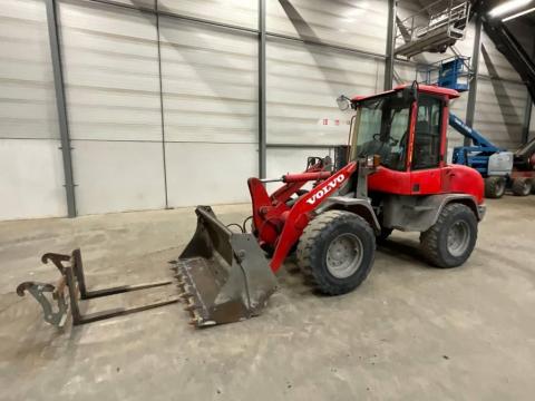 Volvo L 30 B-Z/X / 2010 / 3.952 h üzemóra / Lízing 20%-tól Volvo L 30 B-Z/X / 2010 / 3.952 h üzemóra / Lízing 20%-tól