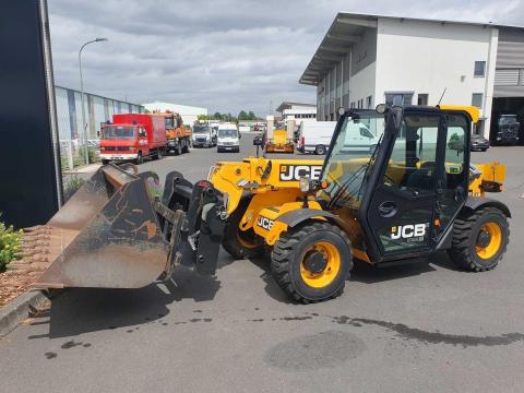 JCB 525-60 / 2021 / 377 üzemóra / Lízing 20%-tól