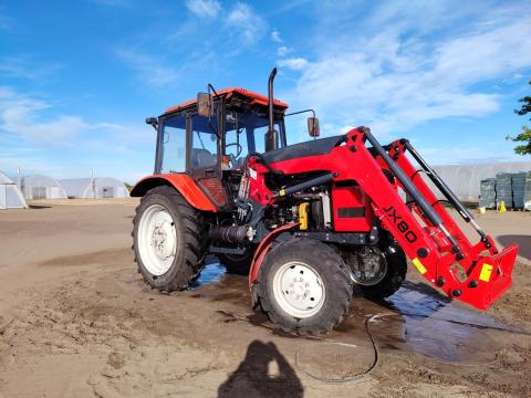 MTZ 920.3 + Blackbull JX 80 homlokrakodó MTZ 920.3 + Blackbull JX 80 homlokrakodó