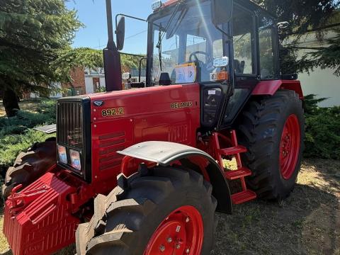 MTZ-892.2 traktor MTZ-892.2 traktor