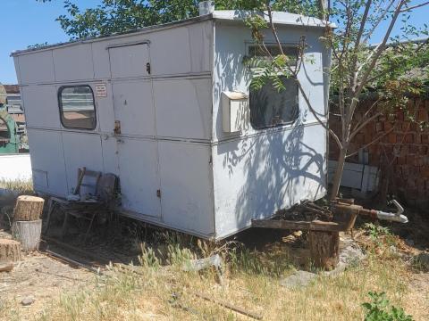 Lakókocsi felvonulóbódé bódé Lakókocsi felvonulóbódé bódé