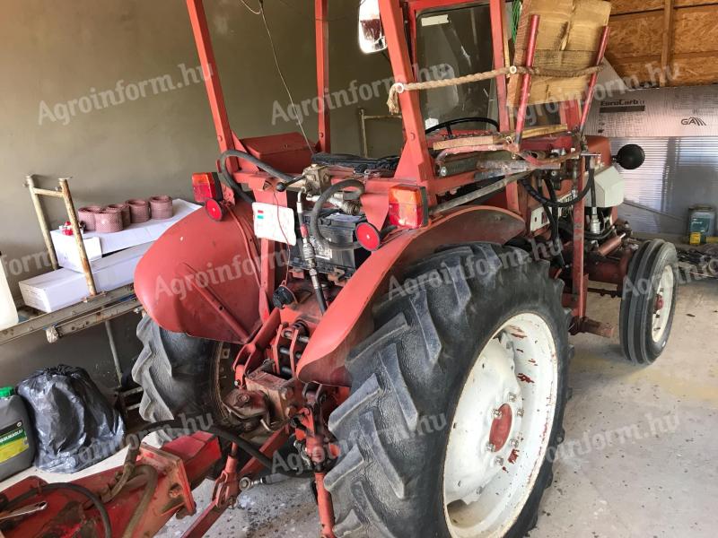 Traktor INTERNATIONAL IHC 533 keskeny nyomtávú traktor