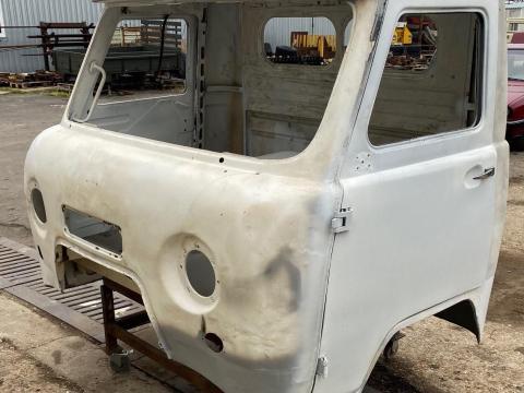 Platós UAZ fülke Platós UAZ fülke