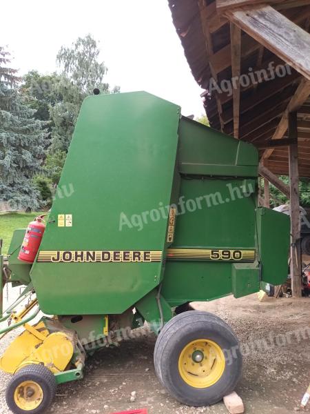 John Deere 590