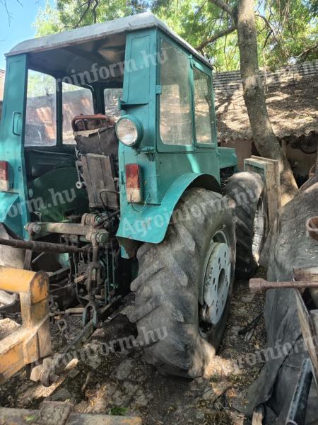 Eladó elcserélhető dutra 4400 traktor