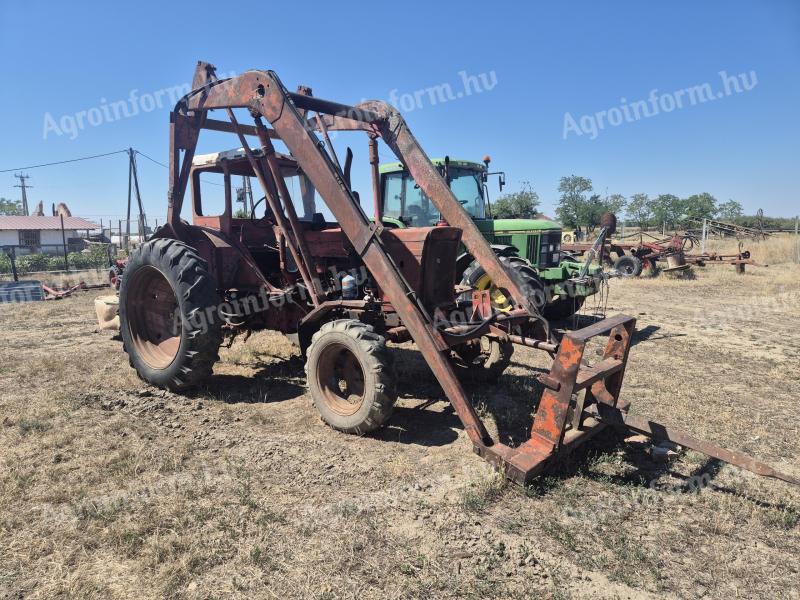 MTZ 50 gólya rakodó