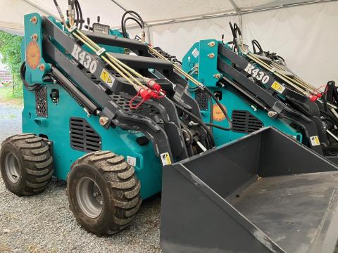 Rakodógép importőr és exportőr cég várja vállalkozók és viszonteladók érdeklődését dízel- és benzinüzemű mini rakodógépeire Rakodógép importőr és exportőr cég várja vállalkozók és viszonteladók érdeklődését dízel- és benzinüzemű mini rakodógépeire