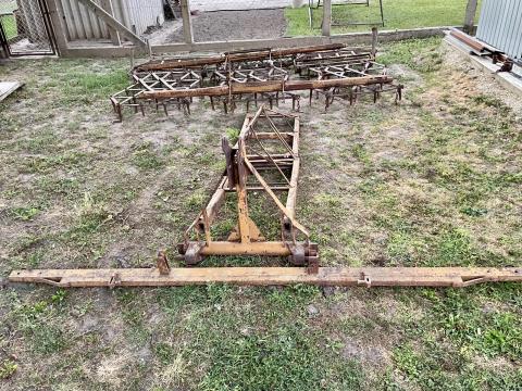 Eladó 3 méter széles fogas borona dupla rögtörő hengerekkel Eladó 3 méter széles fogas borona dupla rögtörő hengerekkel