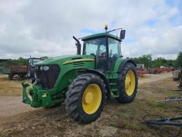 John Deere 7820
