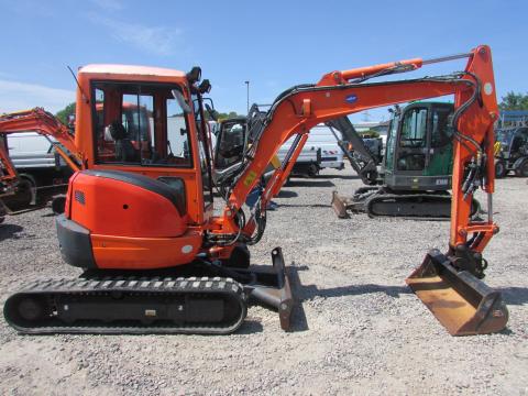 Kubota U 35-3 Alpha 3 / 2015 / 2194 üzemóra / Lízing 20%-tól Kubota U 35-3 Alpha 3 / 2015 / 2194 üzemóra / Lízing 20%-tól