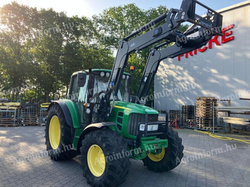 John Deere 6230 Premium traktor homlokrakodóval
