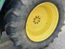 John Deere 6230 Premium traktor homlokrakodóval