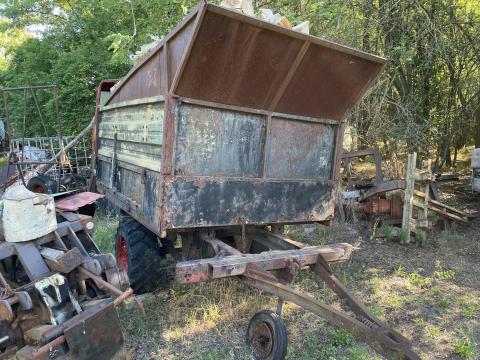 Egytengelyes pótkocsi Egytengelyes pótkocsi