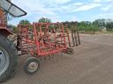 Kombinátor 440 cm széles, nagy rugóskapás, hidraulikus csukás