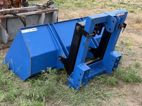 Hidraulikusan billenthető kanál hárompontra, szállítóláda