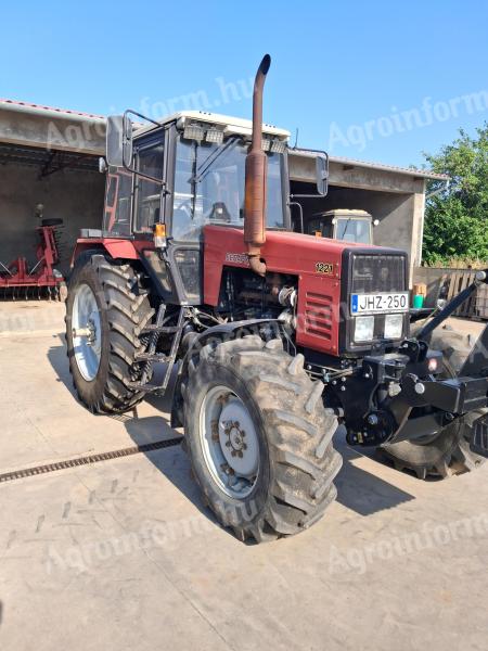 MTZ 1221.2 traktor