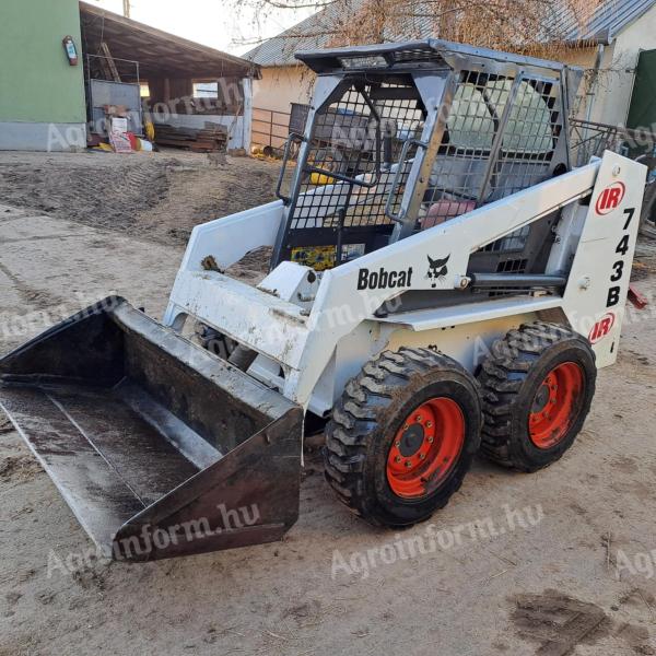 Eladó Bobcat rakodó