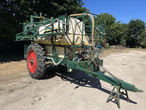 Huniper 3000/18 folyékony műtrágya kijuttató gép eladó Huniper 3000/18 folyékony műtrágya kijuttató gép eladó