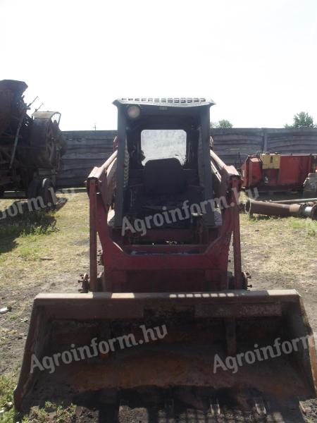 Gehl SL4610 csúszókormányzású rakodógép kerekek és motor nélkül eladó