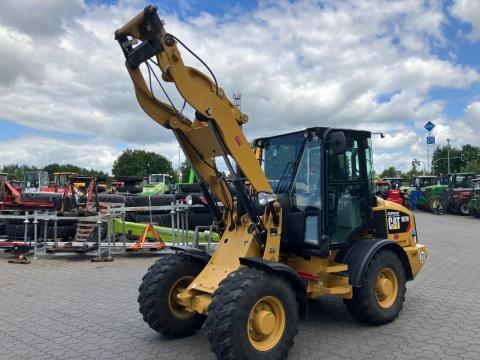 CAT 907 homlokrakodó