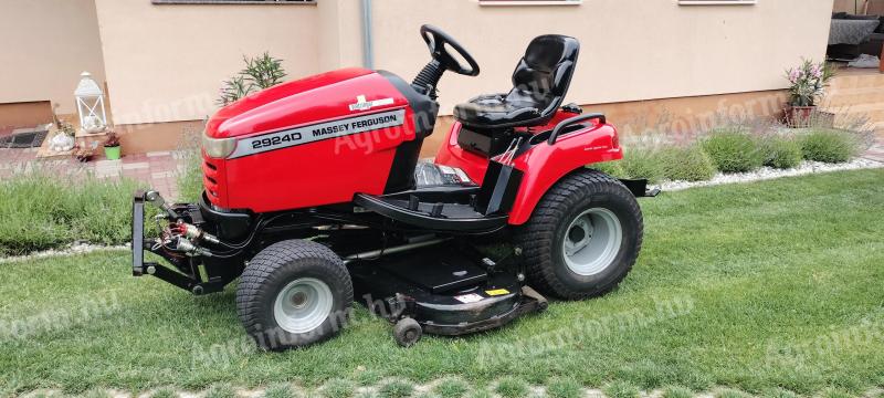 Massey Ferguson fűnyíró traktor