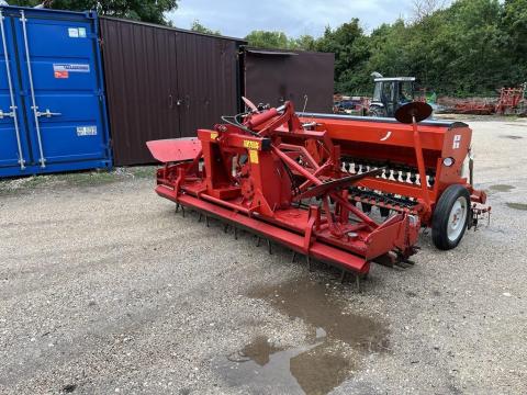 Lely Terra 300 + Reform 100 gabonavetőgép Lely Terra 300 + Reform 100 gabonavetőgép