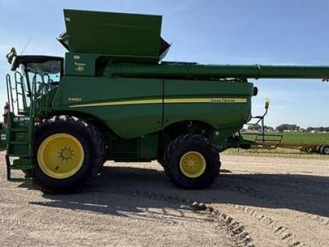 John Deere S680 kombájnok John Deere S680 kombájnok