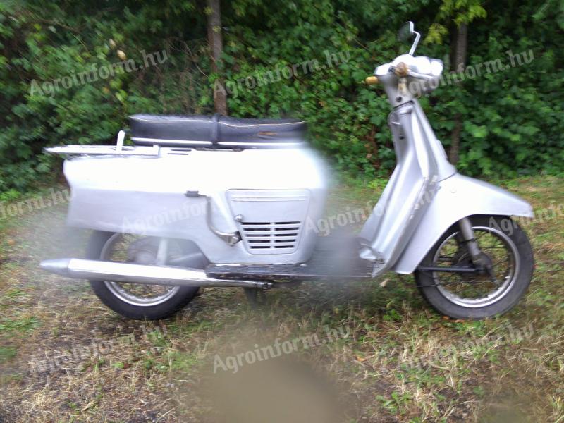 Puch R 50, 1968-as, 3 sebességes kéziváltós oldtimer kismotor eladó