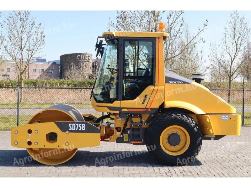 Volvo SD75B / 2024 / 2 üzemóra / 1 év garancia / Lízing 20%-tól
