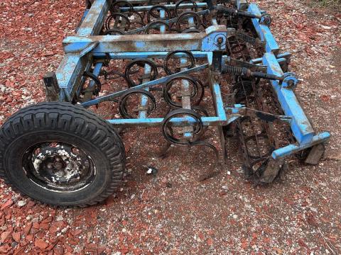 Függesztett kivitelű rugós kombinátor dupla rögtörő hengerrel Függesztett kivitelű rugós kombinátor dupla rögtörő hengerrel