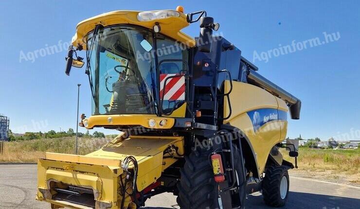 New Holland CX 8040